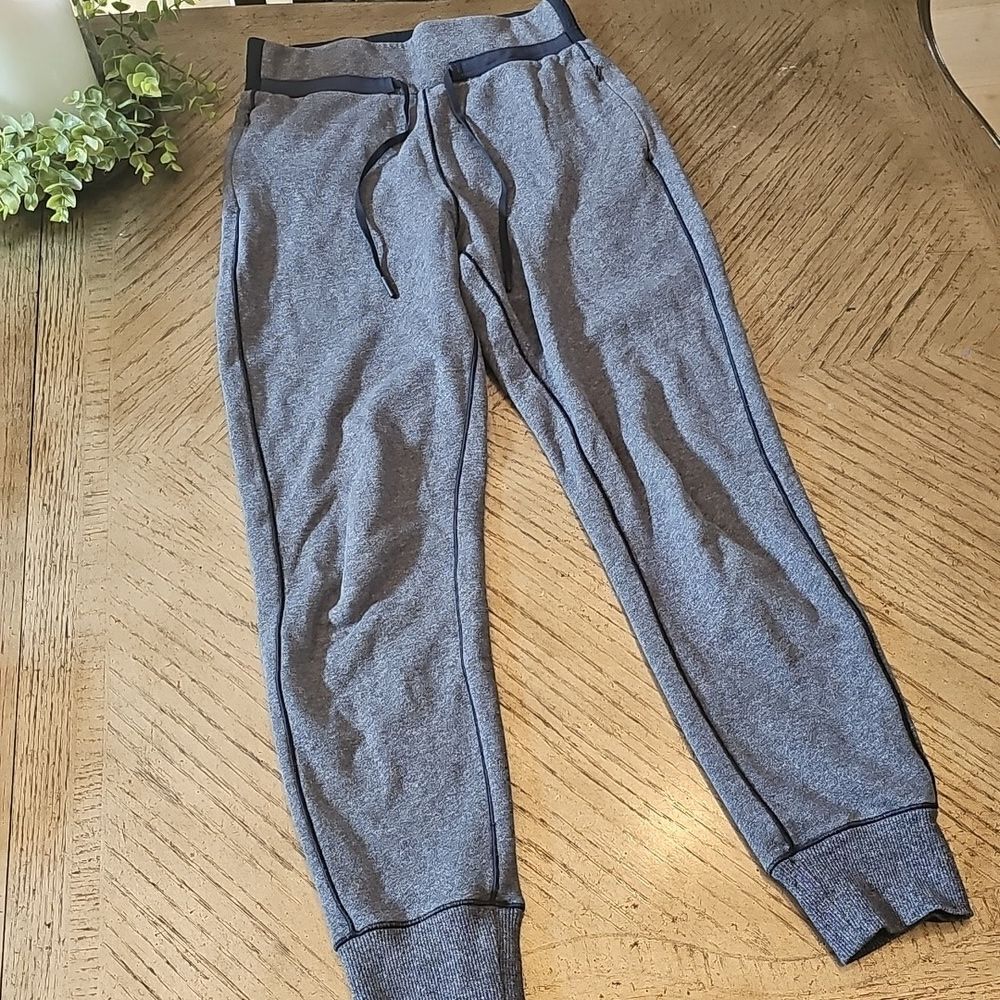 Lululemon heather blue jogger sweatpants size 4